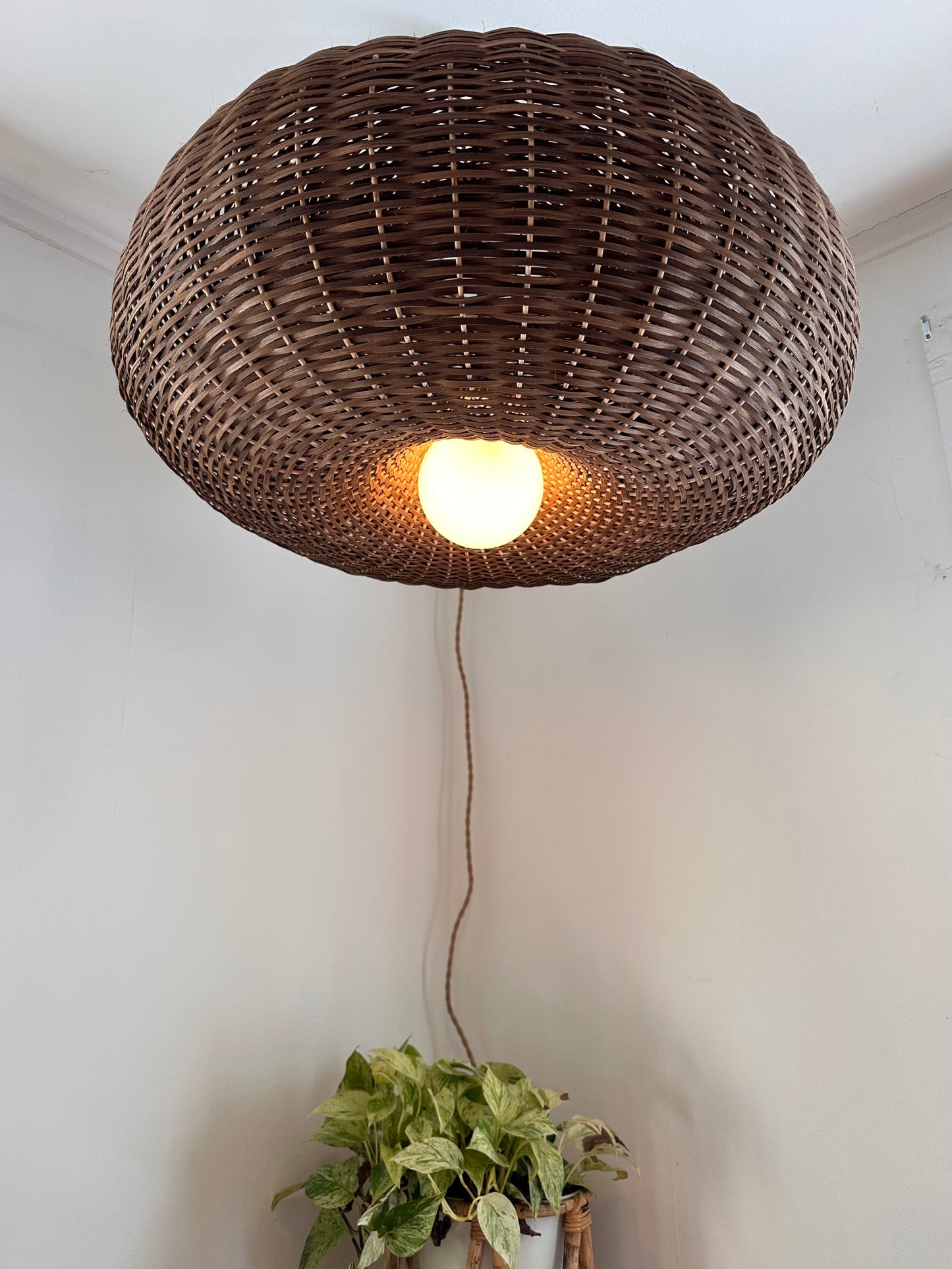 Uni chandelier